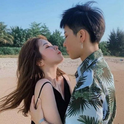 六月综合激情 - 综述|